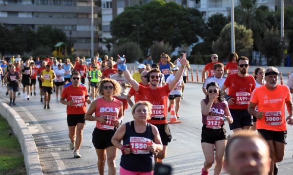 9 Eylül İzmir Yarı Maratonu’nda nefes kesen heyecan!