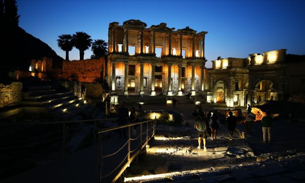 Efes'te yıldızlar altında tarih yolculuğu!