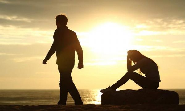 Aşkta yüzleri gülmüyor: Uzun ilişkiler kuramayan 5 burç açıklandı