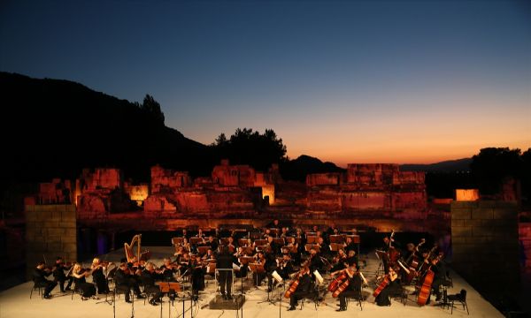 Efes'te opera rüzgarı!